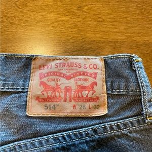 Levi’s mens jeans 28x32 gray distressed gently worn